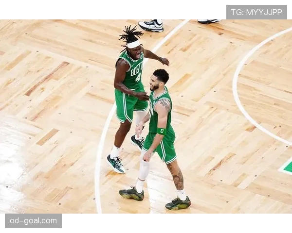 霍勒迪无球牵制提升雄鹿防守效率
